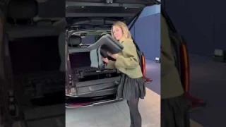 Is this the coolest Range Rover Feature ever?! 💺 Rover 5 | #Shorts | Jessicarmaniac | Velar