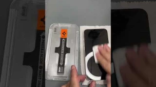 Tutorial | Installing Spigen EZ Fit Tempered Glass #iphone14 #howto #satisfying #spigen #tempered