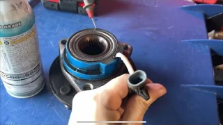 Buick Terraza: Front Wheel Hub/ABS Sensor Disassembly/Replacement