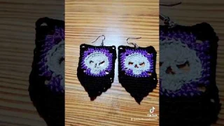 Making goth skull crochet grannysquare earrings! #goth #crochet #microcrochet #skull #halloween