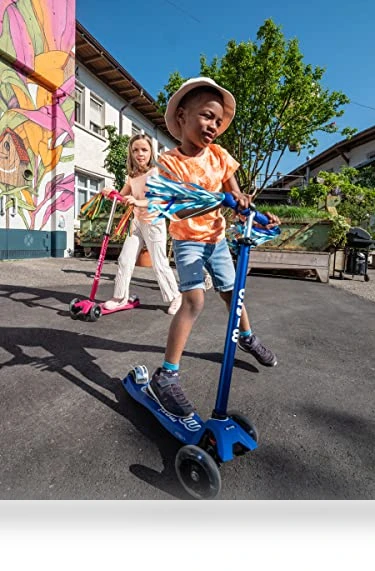 Maxi Deluxe LED Three Wheeled Scooter — Push Scooters, Micro