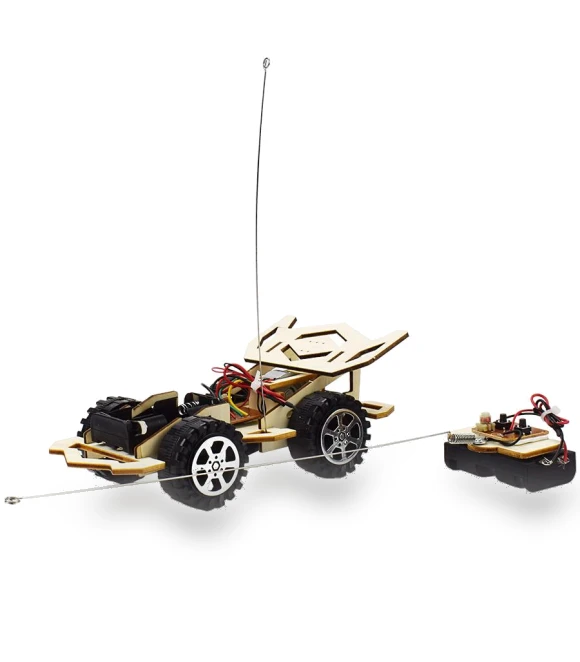 Phantom Racing Model Kit — Construction Kits, QT