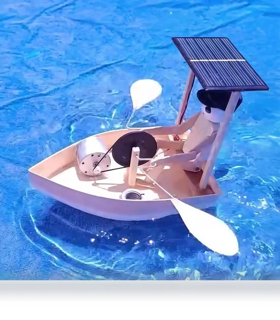 Solar-Powered Rowing Robot Toy Set — Solar Power, Amouage
