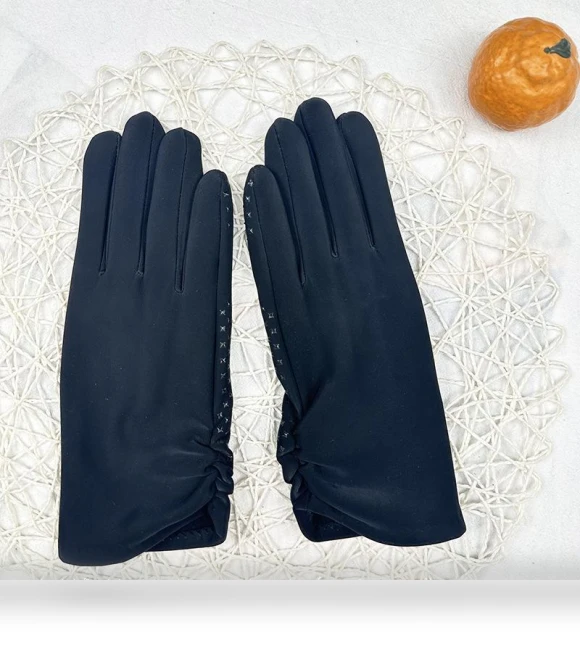 Winter Touchscreen Gloves — Gloves & Mittens, Female s