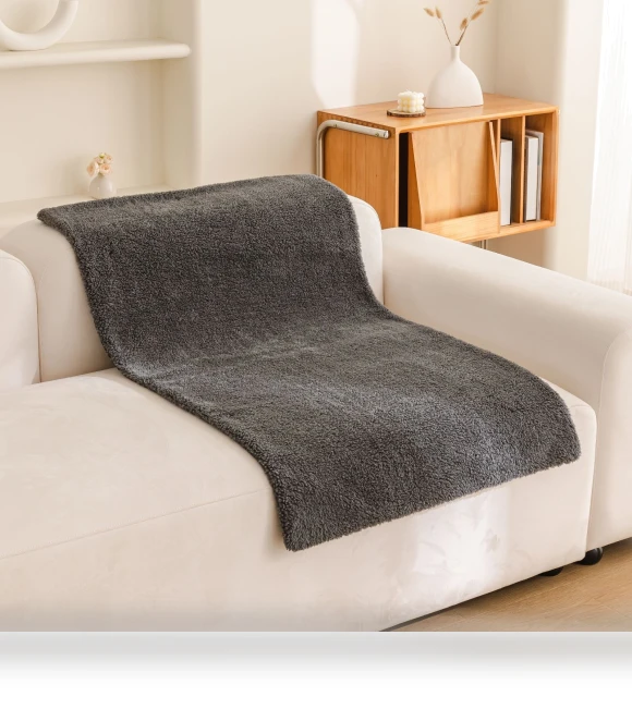 Self-Heating Pet Mat — Blankets, Smart Mouse