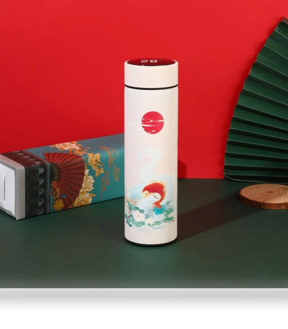 Vacuum Thermos Water Bottle with Smart Temperature Display — Travel Drinkware, SHyunjing