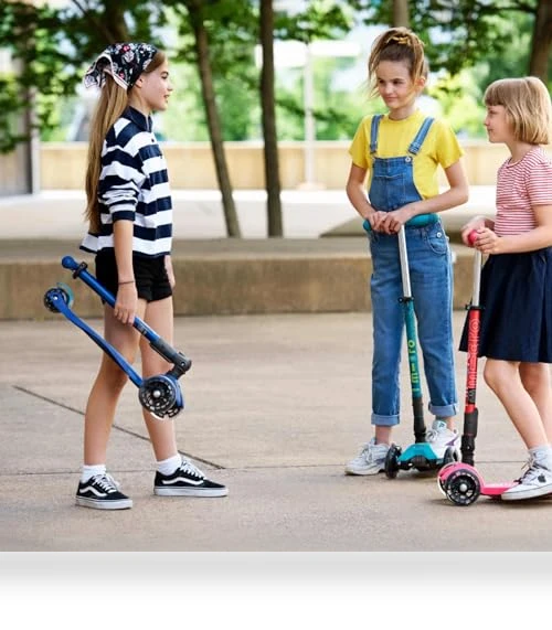 Maxi Deluxe Foldable LED Scooter for Kids with Light-Up Wheels — Push Scooters, Micro