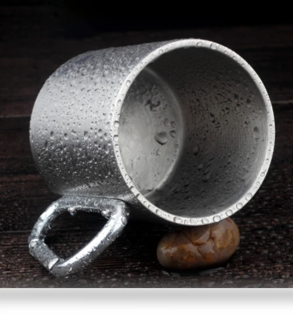 Double-layered mug with carabiner — Travel Mugs