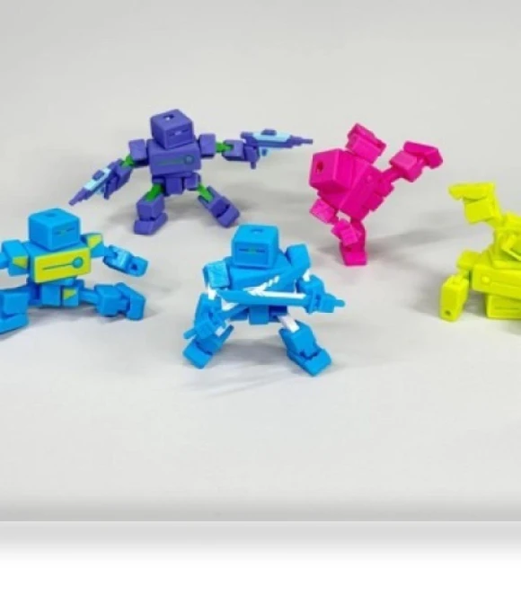 Fully assembled movable mini robot with hinge — Miniatures, Super Go